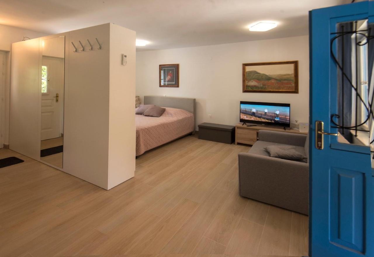 Studio Apartman Roza Ston Exterior photo