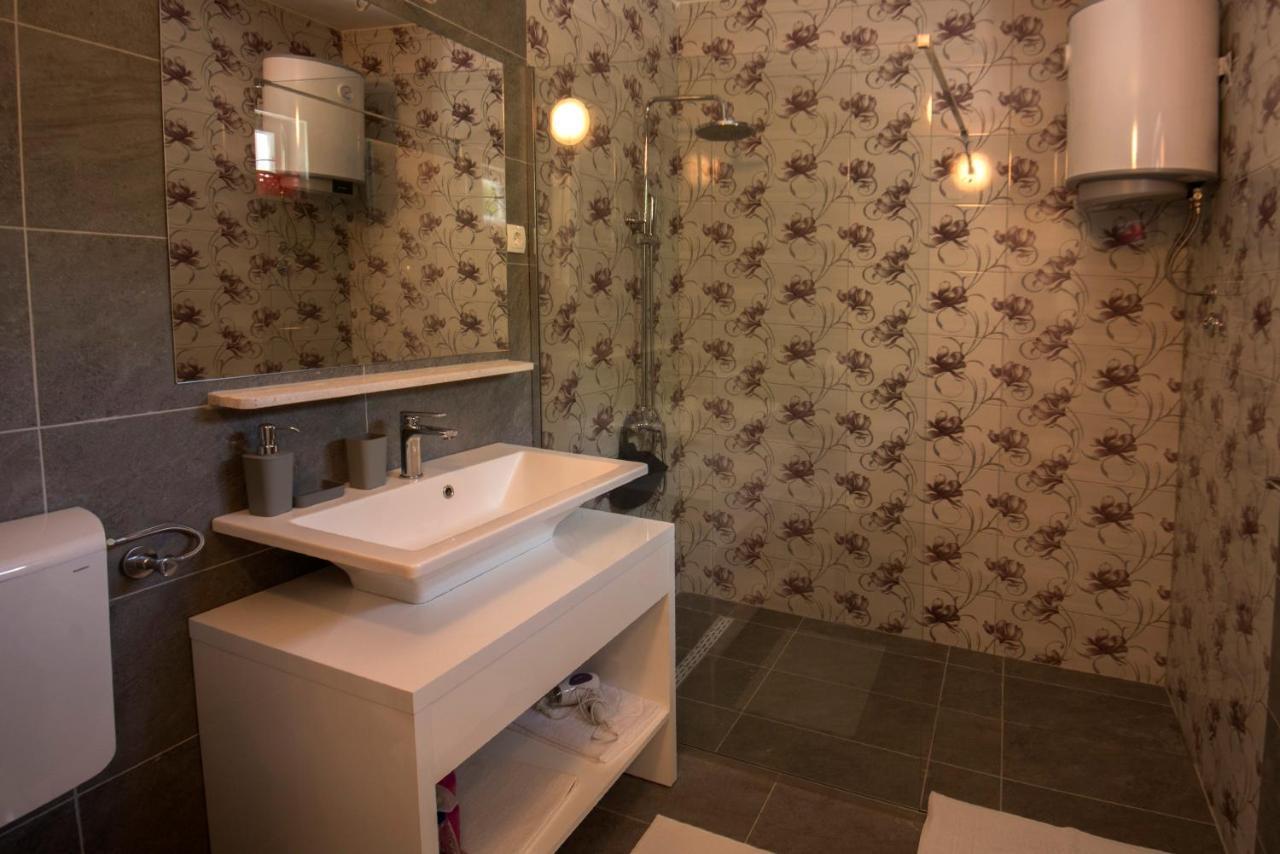 Studio Apartman Roza Ston Exterior photo